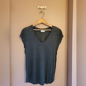 InWear. Linen knit v-neck t-shirt. Moss green. Wm M.